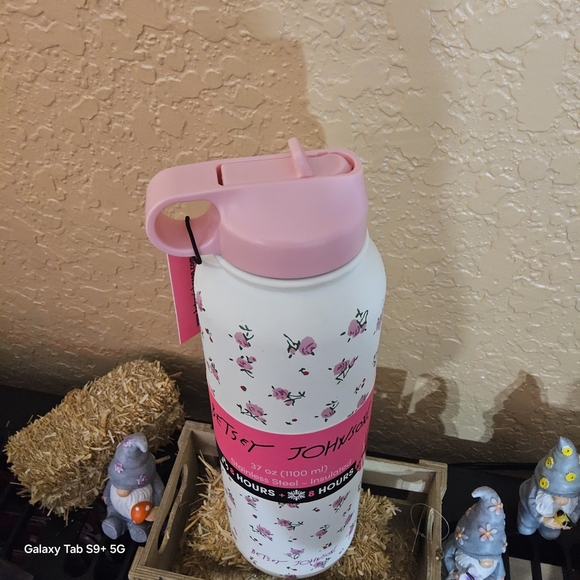 Betsey Johnson Floral Insulated Water Bottle - Picture 4 of 6